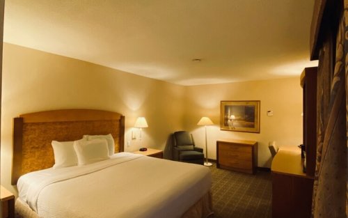 La Quinta Inn & Suites by Wyndham Islip - MacArthur Airport