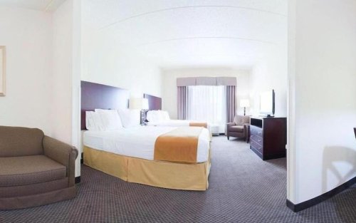 Holiday Inn Express & Suites Chicago West - O'Hare Arpt Area by IHG