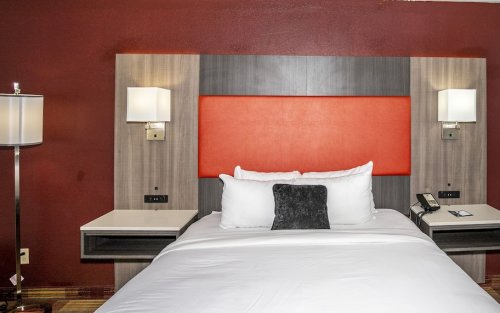 Countryside Suites Kansas City Independence I-70E Sports Complex Hotel