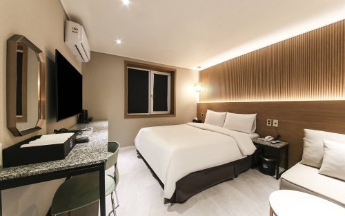 Hotel Bom