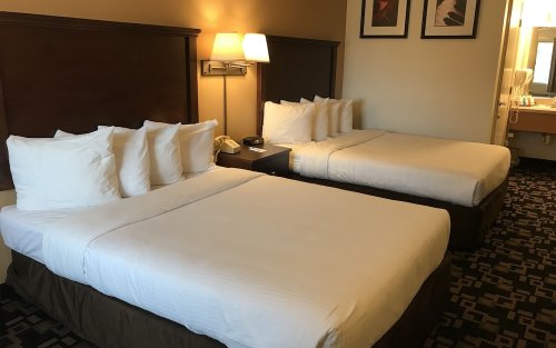 MorningGlory Inn & Suites