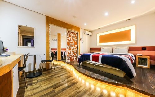 Born Hotel Cheongju