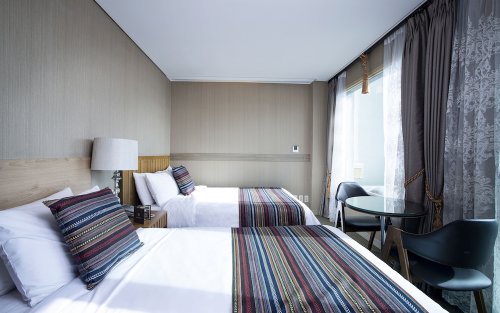 Ritz Plaza Hotel