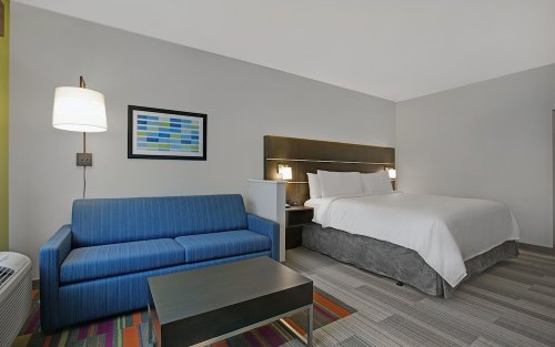 Holiday Inn Express Milwaukee Downtown by IHG