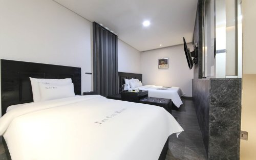The City Hotel