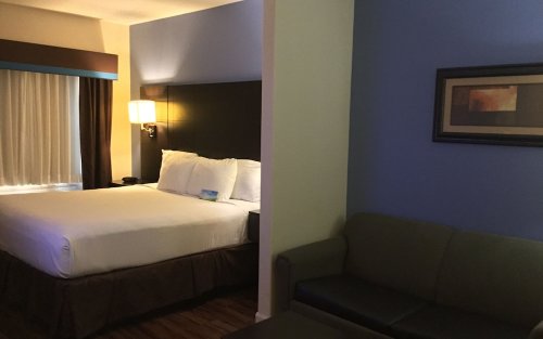 Days Inn & Suites by Wyndham Galveston West/Seawall